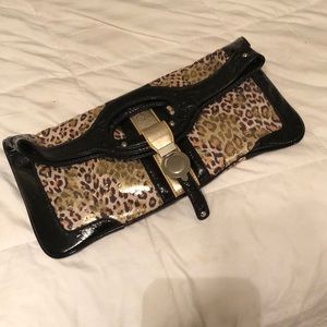 FIRM! Final Sale! Glitzy large leopard clutch 💥